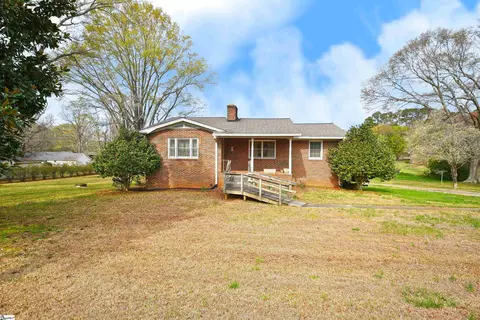 271 Fairhaven Dr, Greer, SC 29651