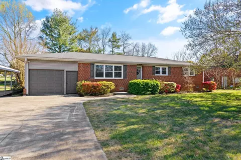 1 Circle Dr, Mauldin, SC 29662