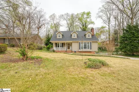7 Crafton St, Taylors, SC 29687