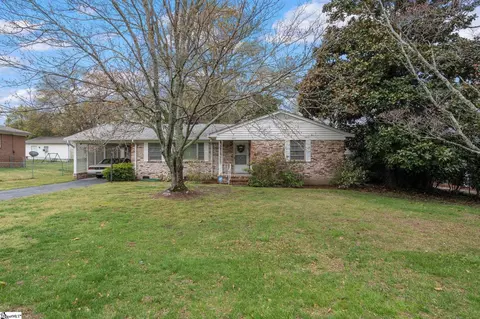 203 Fairhaven Dr, Taylors, SC 29687