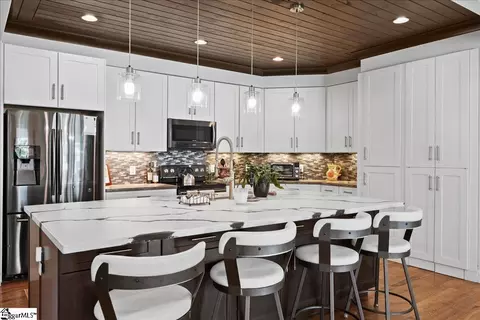 Kitchen - 9 Melisa Ct, Greer, SC 29651 photo 2 of 3