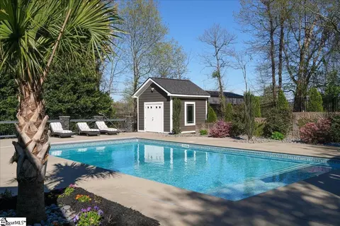 Exterior - 9 Melisa Ct, Greer, SC 29651 photo 5 of 8