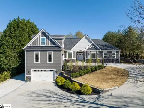 Exterior - 9 Melisa Ct, Greer, SC 29651 photo 2 of 8