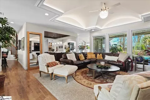 Living - 9 Melisa Ct, Greer, SC 29651 photo 2 of 3
