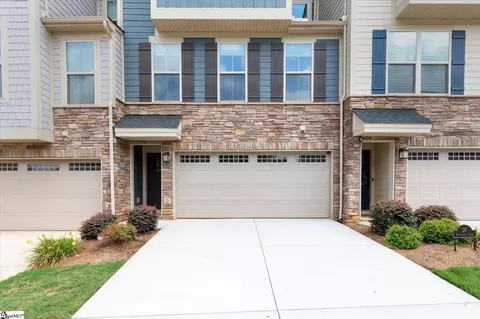 28 Questover Dr, Greenville, SC 29607