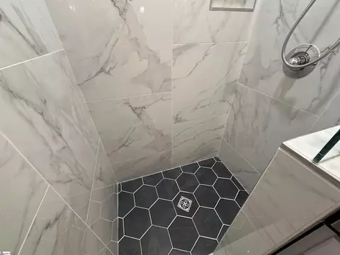 Bath - 103 Gregory Dr, Greer, SC 29650 photo 5 of 5