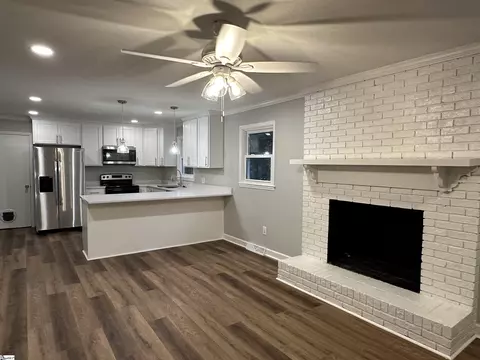 Living - 103 Gregory Dr, Greer, SC 29650 photo 5 of 6