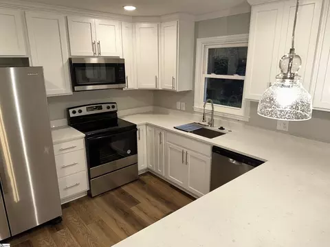 Kitchen - 103 Gregory Dr, Greer, SC 29650 photo 3 of 4