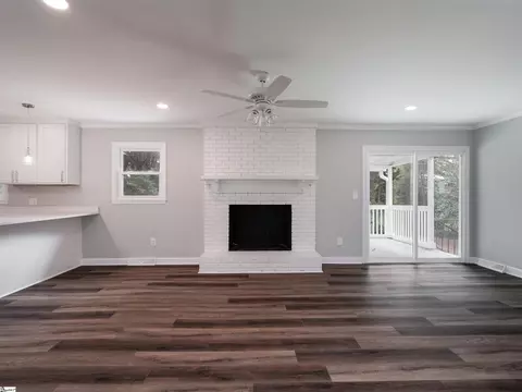 Living - 103 Gregory Dr, Greer, SC 29650 photo 2 of 6