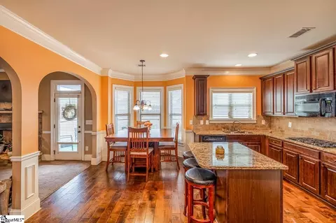 Kitchen - 165 Harbrooke Cir, Greer, SC 29651 photo 2 of 4