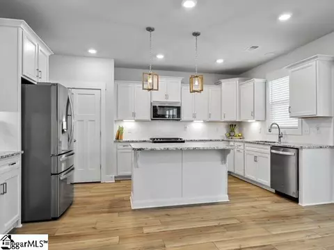 Kitchen - 905 Wild Pine Ct, Duncan, SC 29334 photo 1 of 5