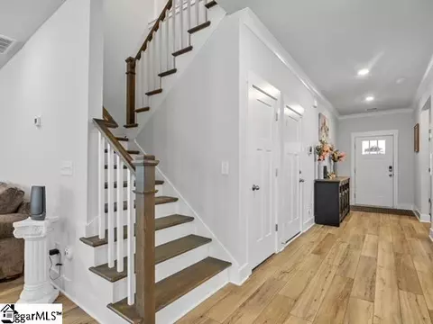 Entry Way - 905 Wild Pine Ct, Duncan, SC 29334 photo 2 of 3