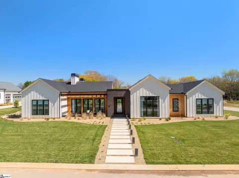 129 Coriander Dr, Simpsonville, SC 29681