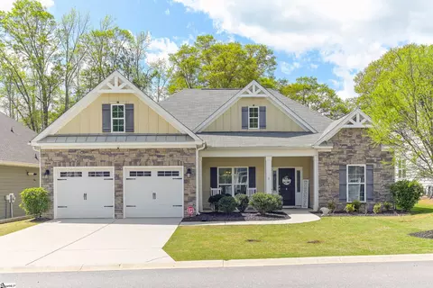 8 Guernsey Way, Fountain Inn, SC 29644