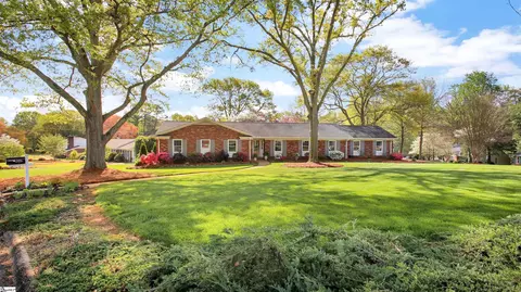 2 Seabury Dr, Greenville, SC 29615