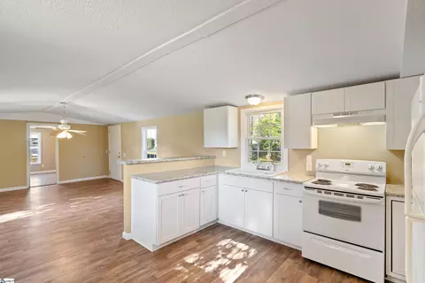 124 High St, Converse, SC 29329 photo 10