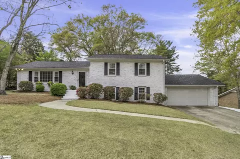 9 Bridgeport Dr, Greenville, SC 29615