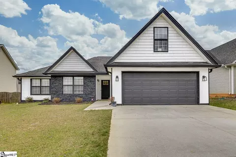 4 Rusty Ct, Simpsonville, SC 29680