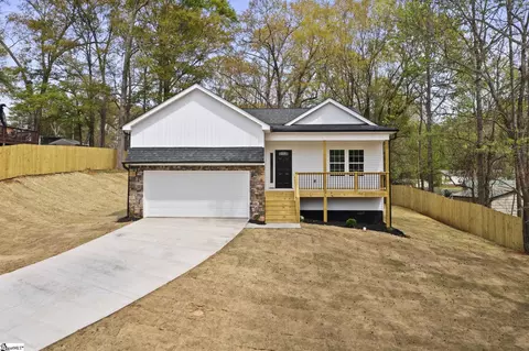 15 Parade Dr, Greenville, SC 29605