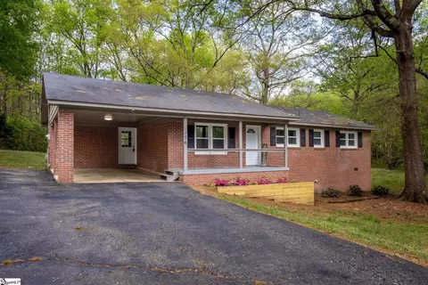 176 Country Ln, Clinton, SC 29325