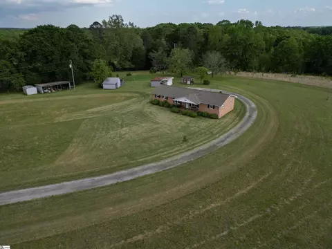 303 Cooper Bridge Rd, Woodruff, SC 29388