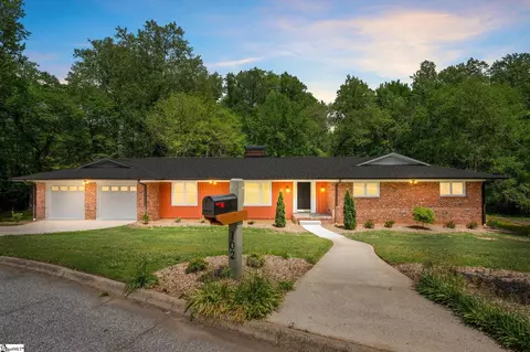 102 Ramblewood Ln, Greenville, SC 29615