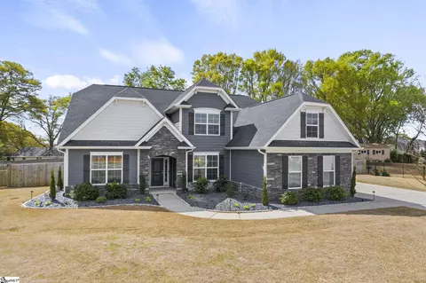404 Meadowcroft Ln, Simpsonville, SC 29681