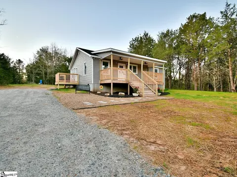1731 Miller Rd, Hodges, SC 29653