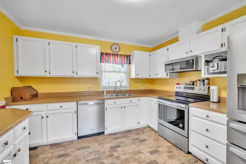Kitchen - 827 Meece Mill Rd, Pickens, SC 29671 photo 1 of 2