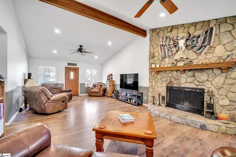 Living - 827 Meece Mill Rd, Pickens, SC 29671 photo 3 of 3
