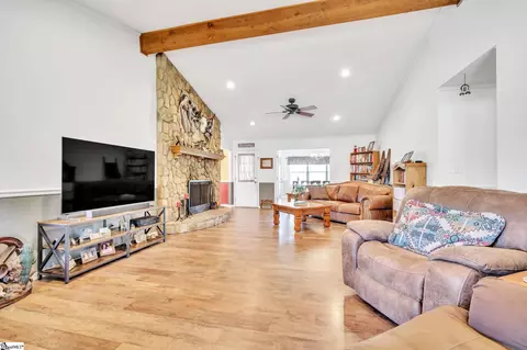 Living - 827 Meece Mill Rd, Pickens, SC 29671 photo 1 of 3