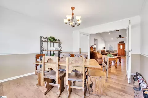 Dining - 827 Meece Mill Rd, Pickens, SC 29671 photo 2 of 3