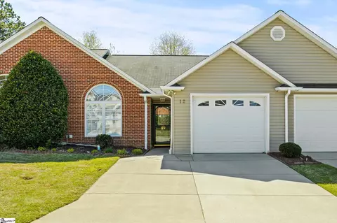 12 Magnolia Crest Dr, Simpsonville, SC 29681