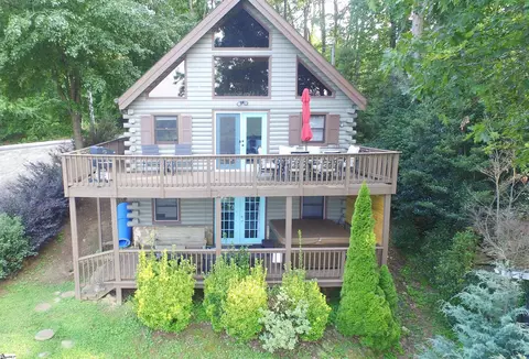 385 Lake Rd, Inman, SC 29349