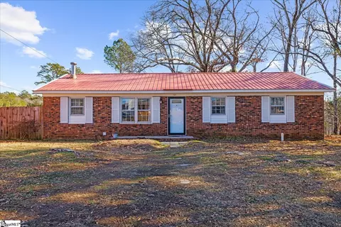 101 Rocking Chair Ln, Spartanburg, SC 29307