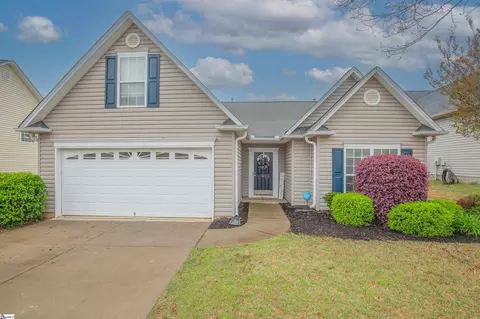 4 Twinings Dr, Simpsonville, SC 29681