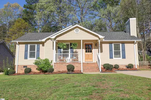 1062 Summit Dr, Greenville, SC 29609