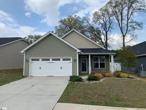 4 Magnolia Green Dr, Greer, SC 29650