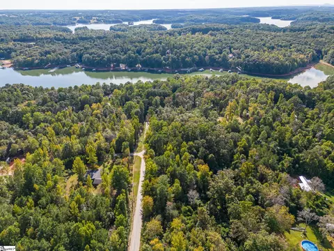 000 Riverbend Rd # B, Fair Play, SC 29643