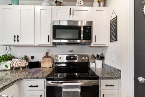 Kitchen - 1237 Paramount Dr, Lyman, SC 29365 photo 5 of 5