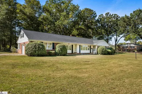 201 Lake St, Laurens, SC 29360