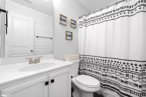 Bath - 604 River Trace Loop, Simpsonville, SC 29680 photo 2 of 5