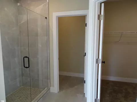 Bath - 150 Orchard Dr, Moore, SC 29369 photo 2 of 6