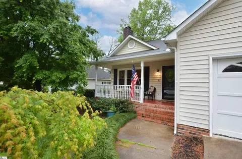 5 Rocky Ford Ct, Greenville, SC 29615