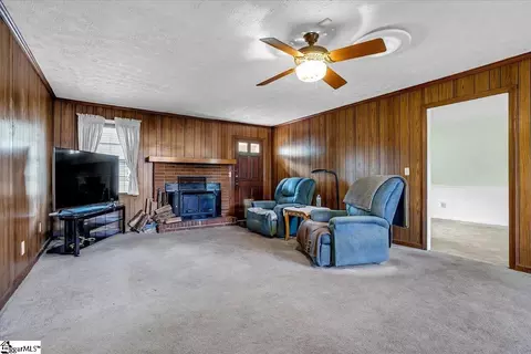 Living - 115 Snipe Ln, Easley, SC 29642 photo 1 of 4