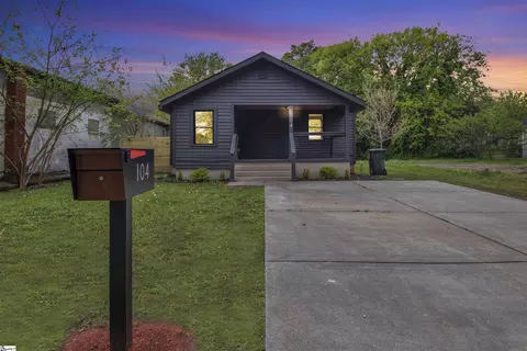 104 Beacon St, Greenville, SC 29605