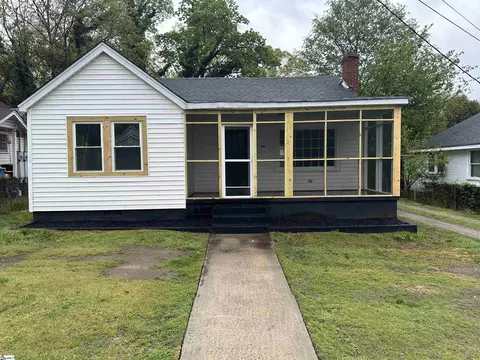 4 Judson Rd, Greenville, SC 29611