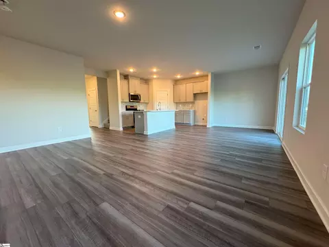 Living - 544 Summit Vw, Moore, SC 29369 photo 3 of 3