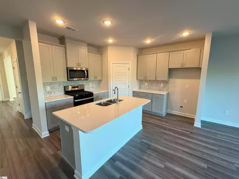 Kitchen - 544 Summit Vw, Moore, SC 29369 photo 3 of 4