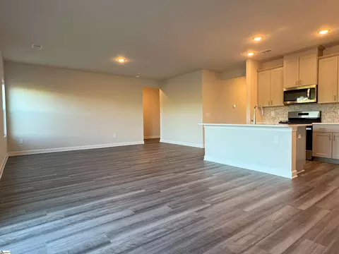 Living - 544 Summit Vw, Moore, SC 29369 photo 1 of 3